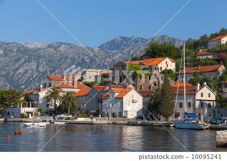 Embankment in old Perast, Bay of Kotor, Montenegro 10095241