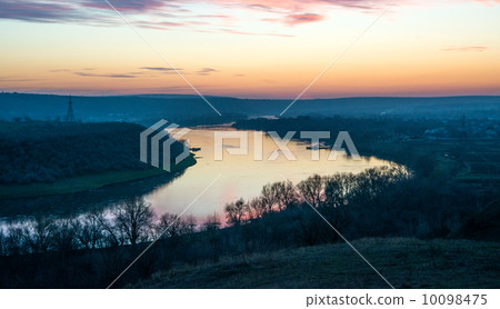 beautiful sunset 10098475