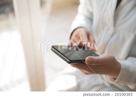 Smartphone female 10100365