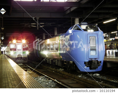 Limited Express Super Hokuto 281 Series 721 Sapporo Station Limited Express Super Hokuto 281 Series 721 Sapporo Station 10110194