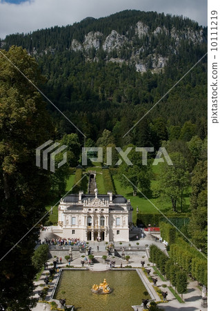Linderhof Palace (southwest Bavaria, Germany) Linderhof Palace (southwest Bavaria, Germany) 10111219
