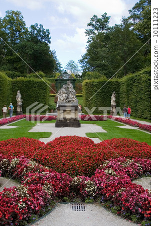 Garden of Linderhof Palace (southwest Bavaria, Germany) Garden of Linderhof Palace (southwest Bavaria, Germany) 10111223