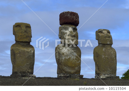 90179 Easter Island Moai statue 90179 Easter Island Moai statue 10115504