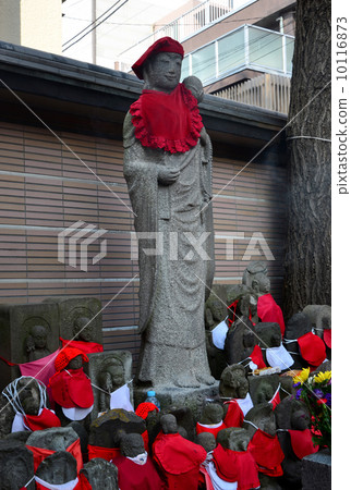 Sugamo Stone Temple Jizo (2014.2) Sugamo Stone Temple Jizo (2014.2) 10116873