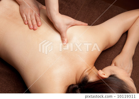 Esthetic massage 10119311