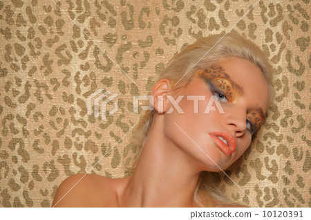 Portrait of beautiful sexual woman Portrait of beautiful sexual woman 10120391