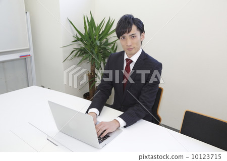 Personal computer business people Personal computer business people 10123715
