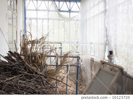 abandoned room abandoned room 10123720