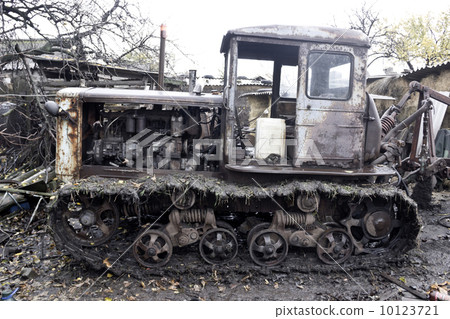 old tractor old tractor 10123721