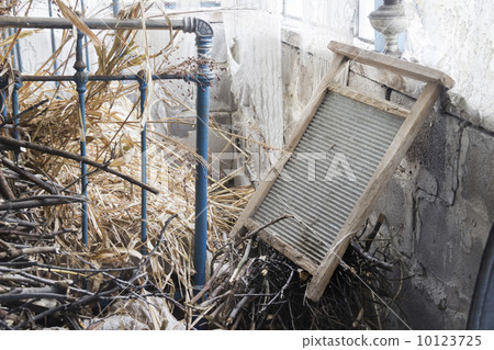 abandoned room abandoned room 10123725