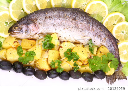 Whole rainbow trout grilled with potatoes, lemons Whole rainbow trout grilled with potatoes, lemons 10124059