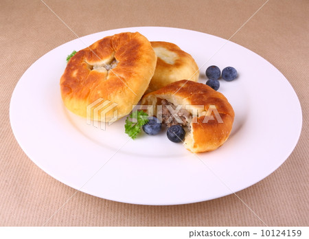 Fried dumplings with meat filling 10124159