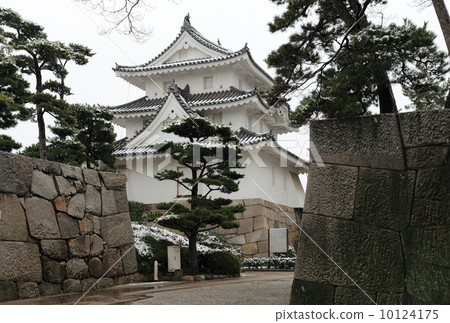 Takamatsu Municipal Tamago Park in Snow Takamatsu Castle (Takamatsu Castle) Tower (from Masui) 10124175