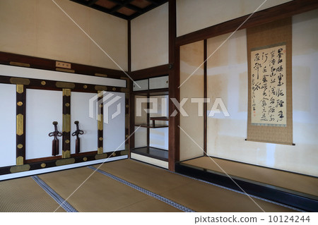 Kochi Castle Honmaru Goten, between the upper row (left hand is hidden Musha) Kochi Castle Honmaru Goten, between the upper row (left hand is hidden Musha) 10124244