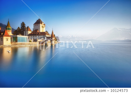 Oberhofen castle on the lake Thun, Switzerland 10124573