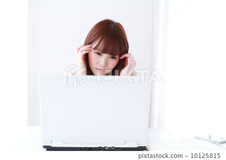 一個女人厭倦了個人電腦 一個女人厭倦了個人電腦 10125815