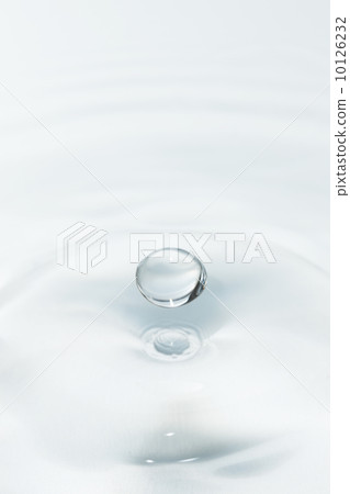 Water droplets and ripples 10126232