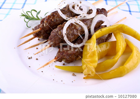 Schalik mince with green pepper, onion and rosemary 10127080