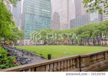 Bryant Park, New York City 10129793