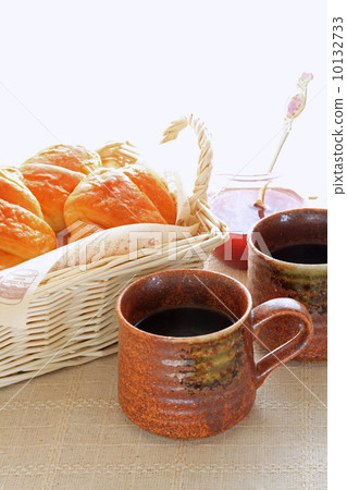 Croissant for breakfast 10132733