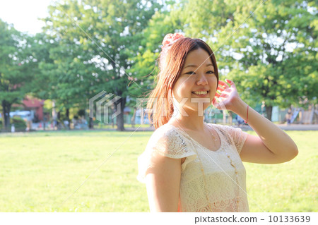 A woman in the park 10133639