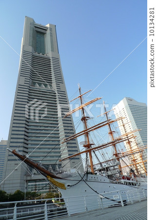 Yokohama Landmark Tower and Nippon Maru 10134281