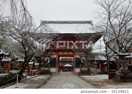 Snow Yasaka Shrine, South Tower 10134621