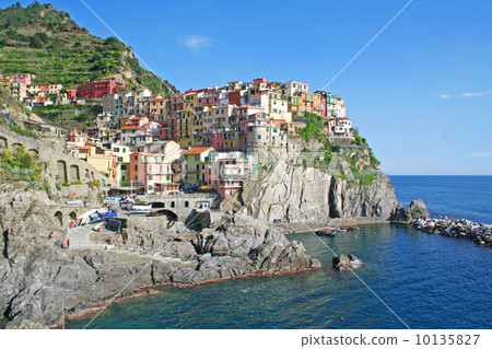 Italy. Cinque Terre. Manarola village Italy. Cinque Terre. Manarola village 10135827