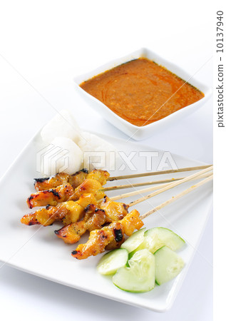 Chicken satay 10137940