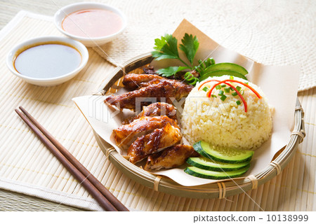 Hainan chicken rice 10138999