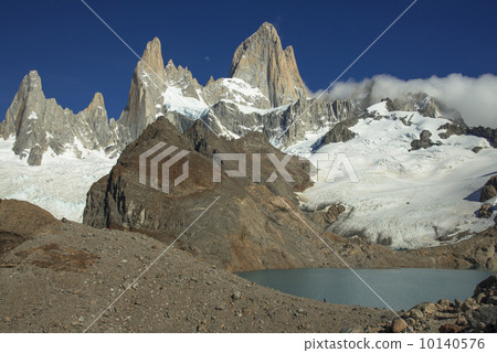 Mount Fitz Roy in the Patagonia region 10140576