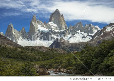 Mount Fitz Roy位於巴塔哥尼亞地區 10140586