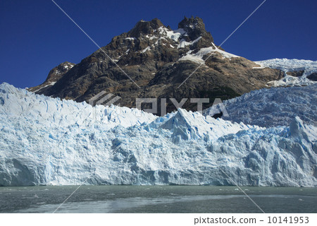 The Spagatzini glacier in the Patagonia region 10141953