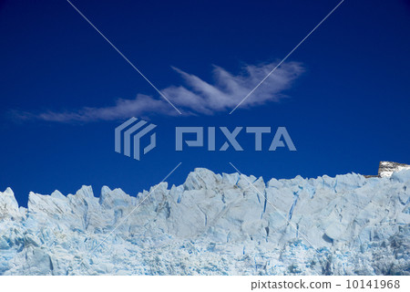 The Spagatzini glacier in the Patagonia region 10141968