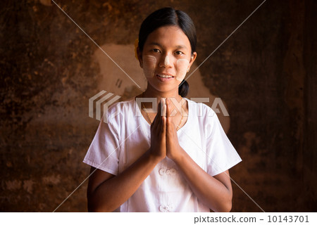 Welcoming gesture 10143701