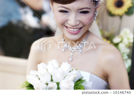 Beautiful bride 10146740