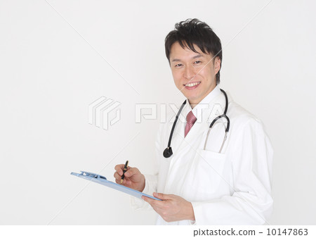 A doctor 10147863