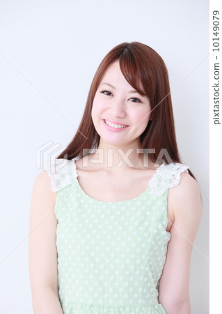 young woman young woman 10149079