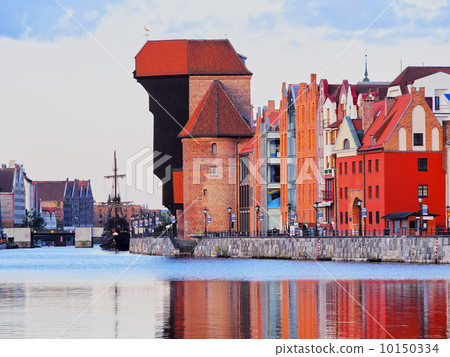Old Port Crane in Gdansk, Poland Old Port Crane in Gdansk, Poland 10150334