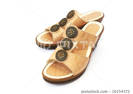 Womanish shoes 10154372