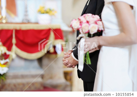 Groom's hands on wedding ceremony Groom's hands on wedding ceremony 10155854