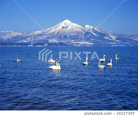 Lake Inawashiro and Mt. Bandai 10157397
