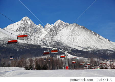 Cable car in High Tatras ski resort in Slovakia 10158109
