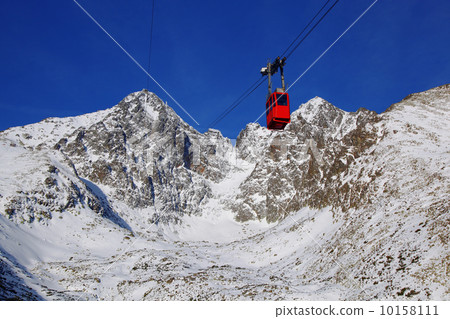 Cable car in High Tatras ski resort in Slovakia 10158111