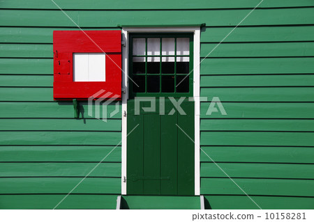 Traditional Dutch windmills with canal close the Amsterdam, Holland 10158281