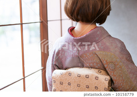 Kimono behind 10158779