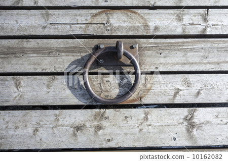 antique door knocker 10162082