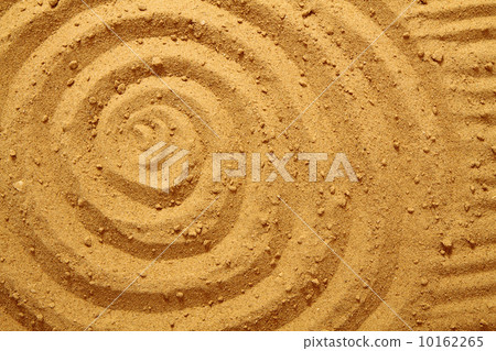 circles in the sand 10162265