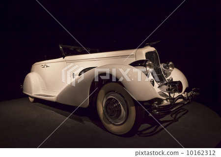 Vintage 1936 Duesenberg Model SJ Convertible white  10162312