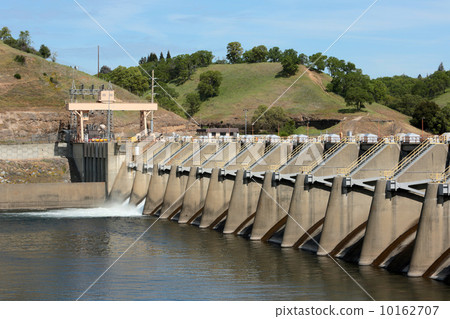 Spillway Nimbus Dam Sacramento California  10162707